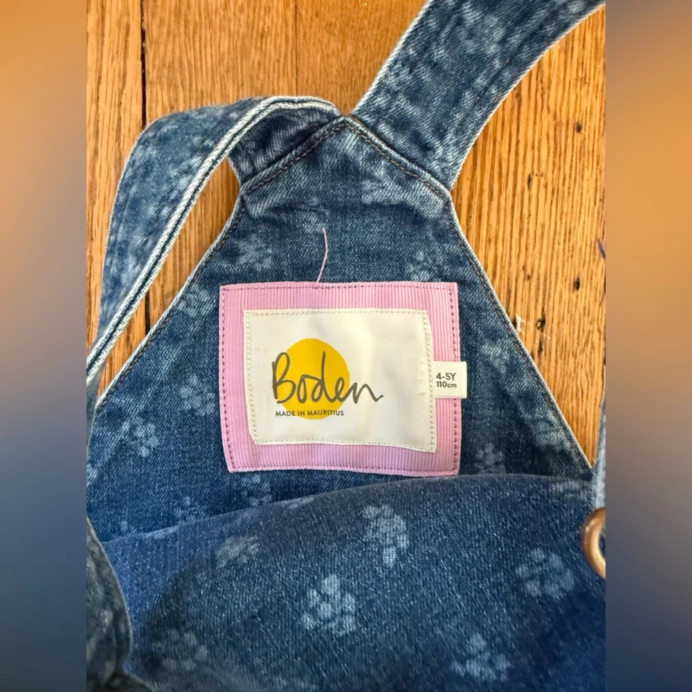 Boden Blue Floral Denim Overalls - Size 4 / 5 - Picture 3 of 4